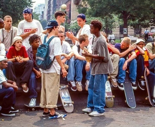 Pourquoi on revient tous aux 90s quand on parle d’identité générationnelle