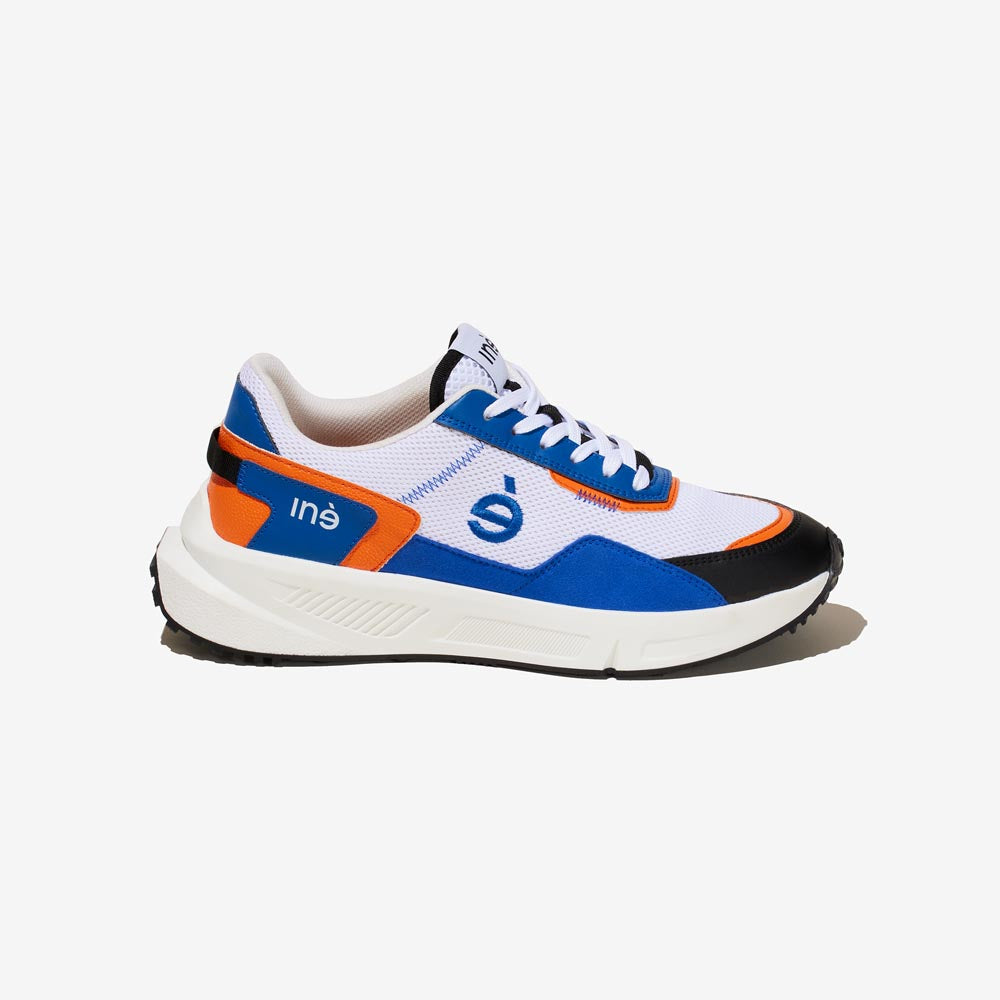 Sneakers vegan mixtes orange et bleu de la marque iné, unisexes disponibles du 36 au 46