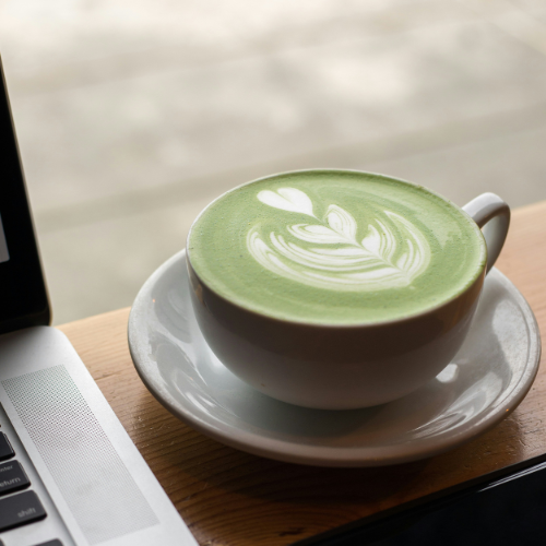 Matcha mania : quand la culture du thé inspire la mode