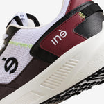 Baskets vegan unisexes bordeaux et noir de la marque iné, disponibles du 36 au 46