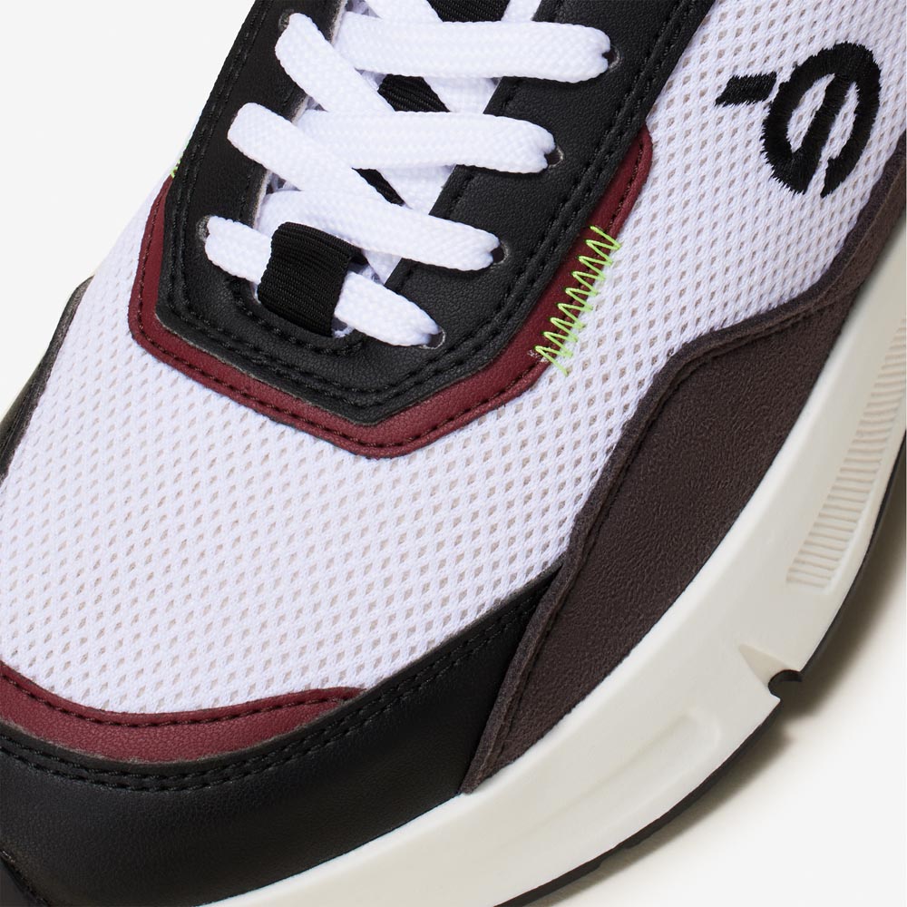 Baskets vegan unisexes bordeaux et noir de la marque iné, disponibles du 36 au 46