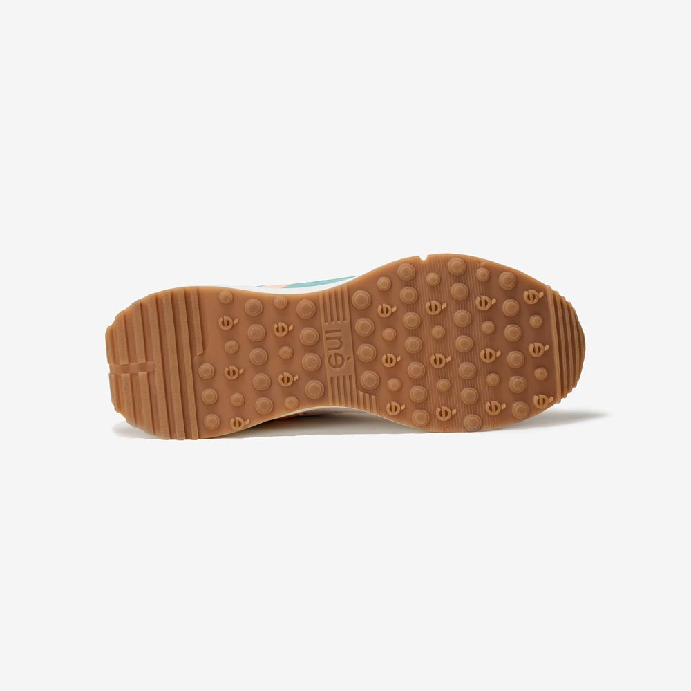 Baskets vegan unisexes corail et bleu pastel de la marque iné, disponibles du 36 au 46